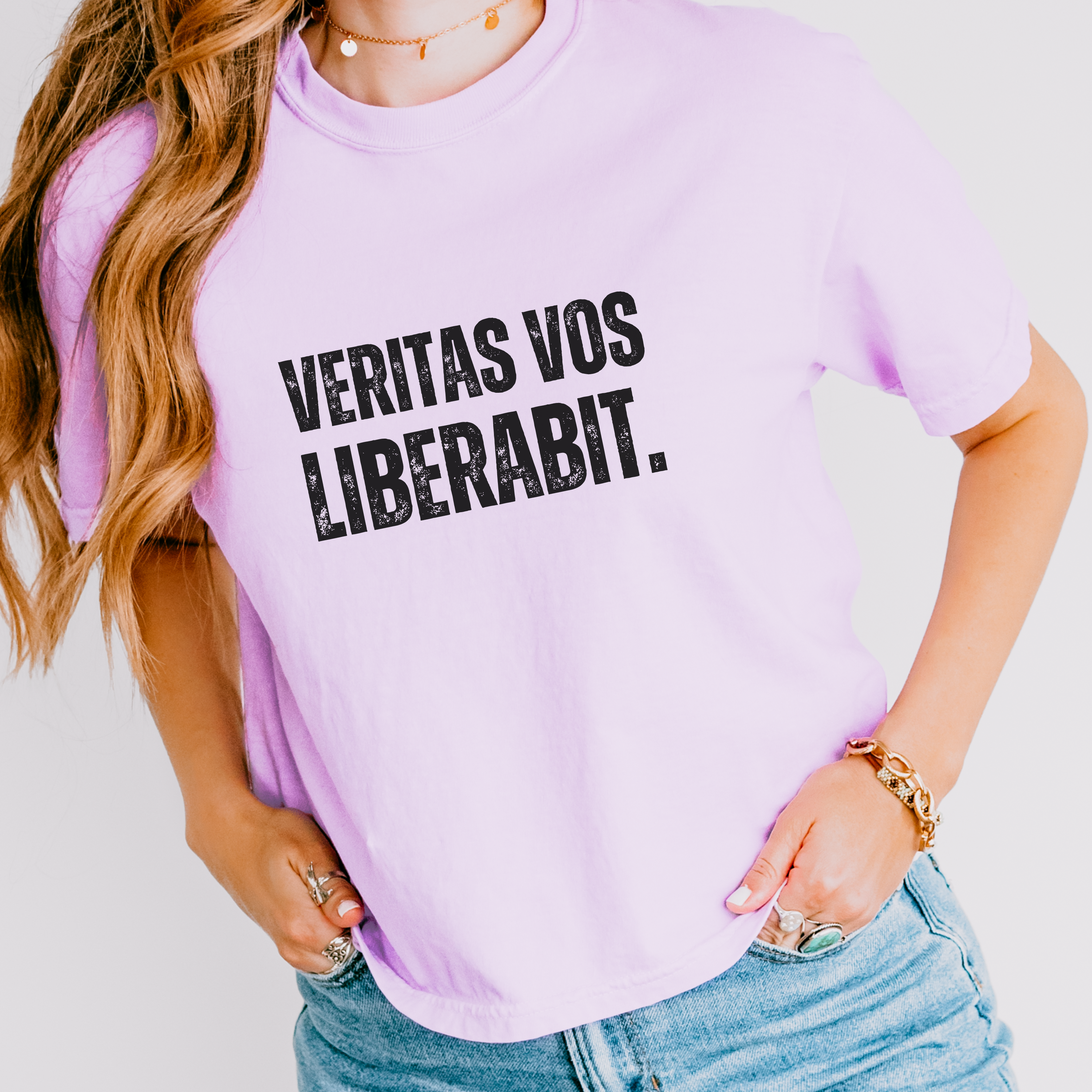 Truth Quote "Veritas Vos Liberabit" Tee | Boxy Gift T-Shirt - Mythos Design
